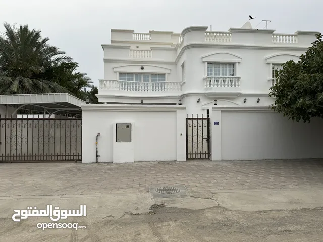 Spacious 5 br villa for rent in alhail south