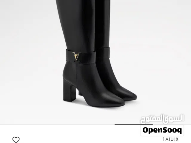 للبيع حذاء Louis Vuitton Midtown طويل – مقاس 39