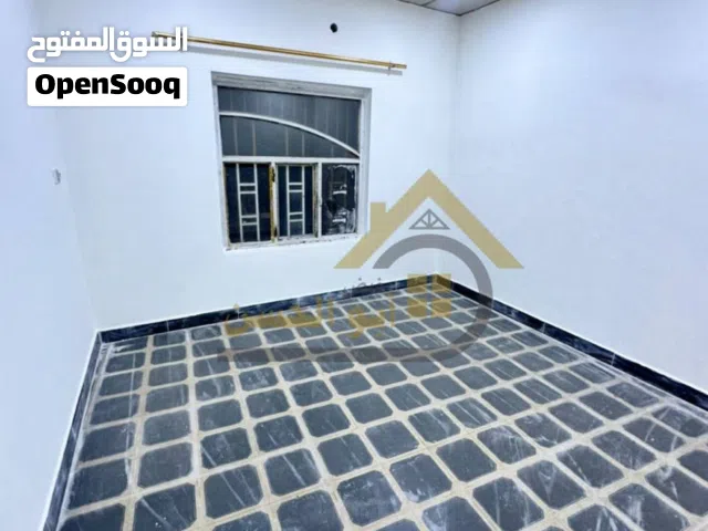 بناية للبيع بمساحة 225 + فضلة 175 وواجهة 28 في منطقة حي الخضراء