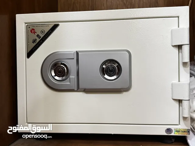 للبيع تجوري او خزنة اموال جديده اسبوع واحد مستخدمه