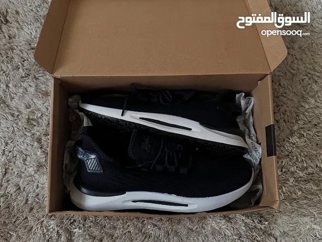 Authentic brand with tags Crosshatch Hamir Mens Traniers mens Sneaker