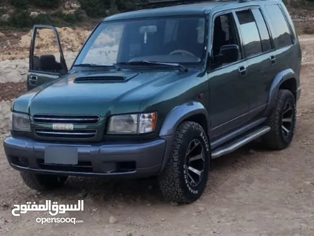 ايسوزو تروبر 1999