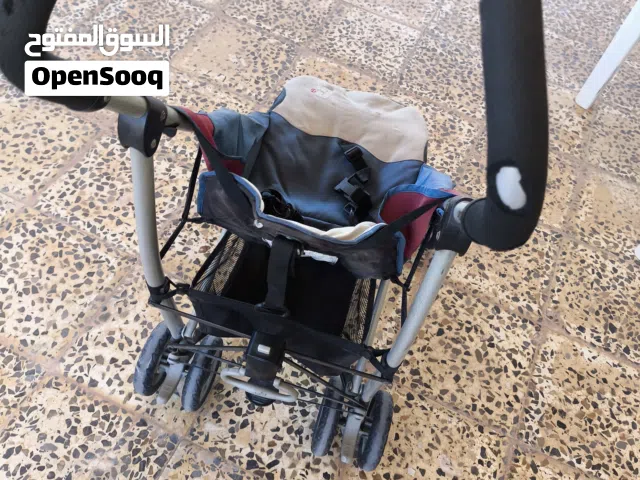 عربة اطفال مستعمله بحاله جيده