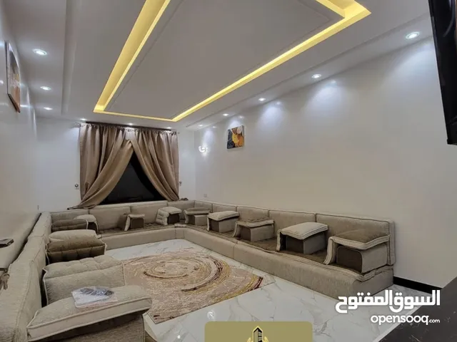 شقة مفروشة VIP اول ساكن قمة الأناقة والفخامة 4 غرف للايجار صنعاء حده المدينة