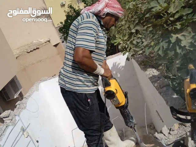 خدمات تكسير خرسانات وحوائط وتنزيل وتحميل كسار بالونش وقص بالصاروخ وفتح رواشن وابواب وتكسير ارضيات