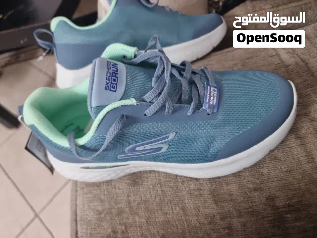 SKETCHERS  NEW SIZE 39 WITH PRICE OF 90SR
