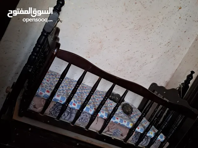 تخت بيبي للبيع