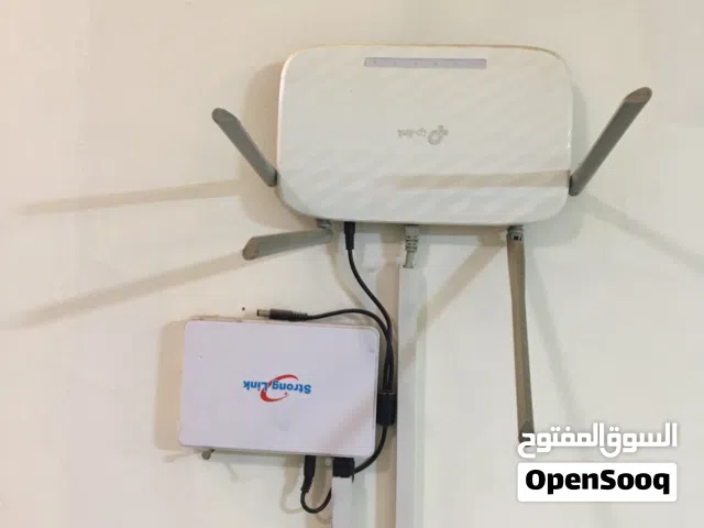 راوتر مع بطارية مع صحن لاقط للاشارة
