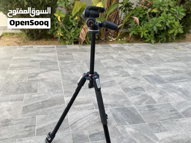 حامل كاميرا ثلاثي