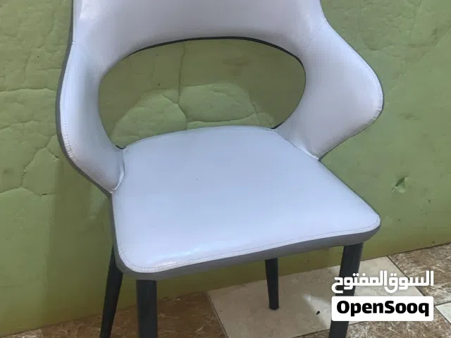 كرسي حديد القاعده سفنج طبي