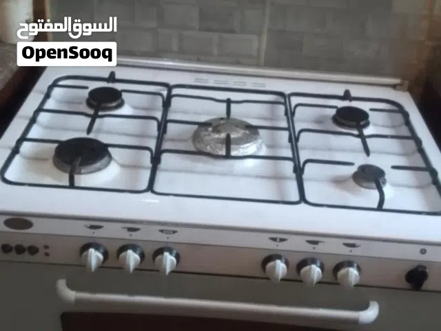غاز مستعمل مع فرن بحالة ممتازة