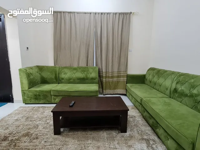 F1/غرفة وصالة ايجار شهري شامل مفروش في منطقة الروضة شامل الفواتير والانترنت والصيانة