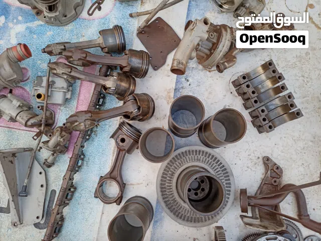 قطع مولد 400KVA بيركنز مستخدم نضيف.....