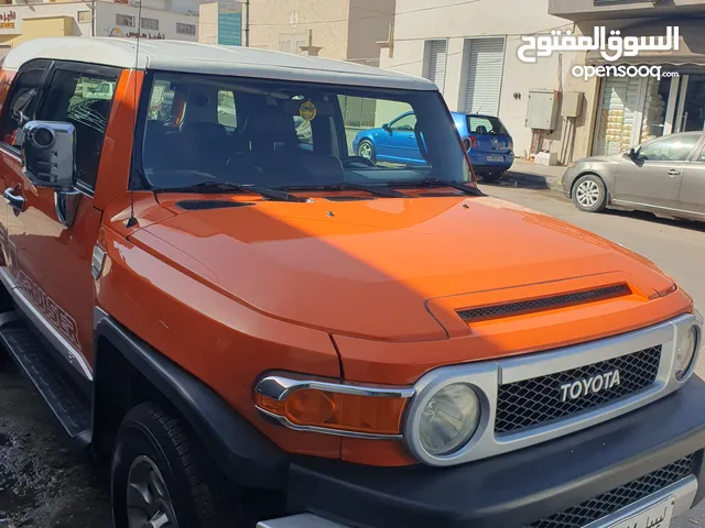 Used Toyota FJ in Tripoli