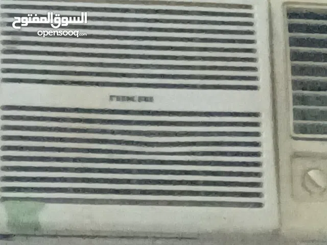للبيع مكيف طن الا ربع نوع nikai الشبوك نضاف والصورة امامك شوفه ماشاء الله تبريدة حلاوة