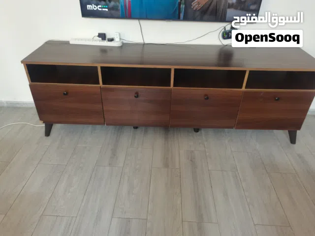 طاولة تلفزيون للبيع