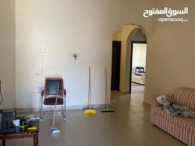 200 m2 3 Bedrooms Apartments for Rent in Al Sharqiya Ibra