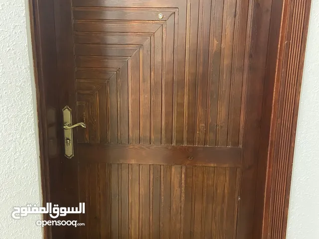 2 باب خشب مع الإطارات للبيع ب220 دينار