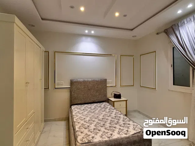 سرير ودولاب للبيع