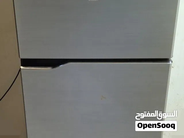 ثلاجة للبيع المستعجل بسبب السفر