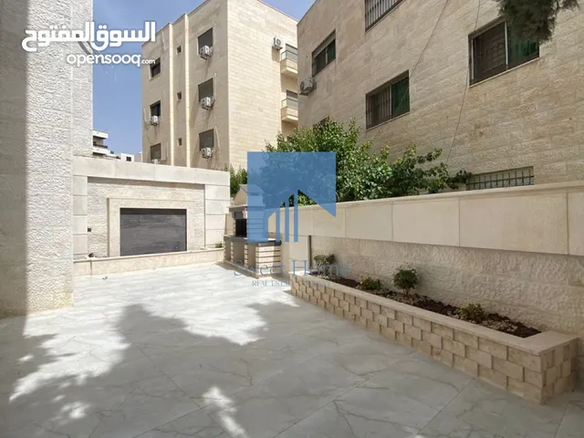 شقة فاخرة للبيع في الكرسي - قرب المخابرات 200م مع ترسات 150م تشطيب سوبر ديلوكس لم تسكن
