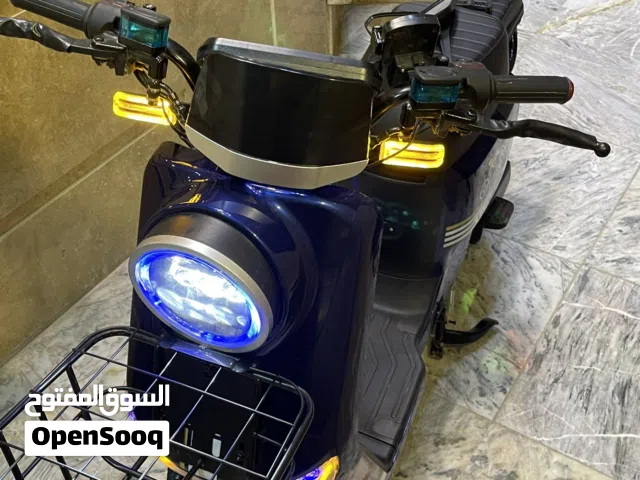 دراجة R900 جديدة بعدها بلچيس بيها نظام بك وحتى وصلها وياها