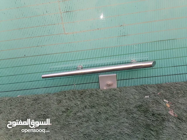 باب سكريد كامل مع اغراضو متر في مترين