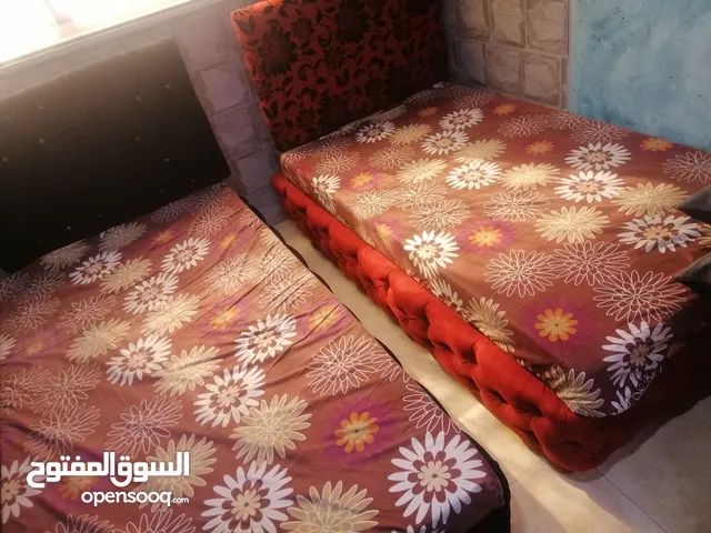 سريرين للبيع استعمال خفيف في حالة الجديد للبيع