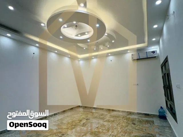 281 m2 More than 6 bedrooms Townhouse for Sale in Basra Hakemeia