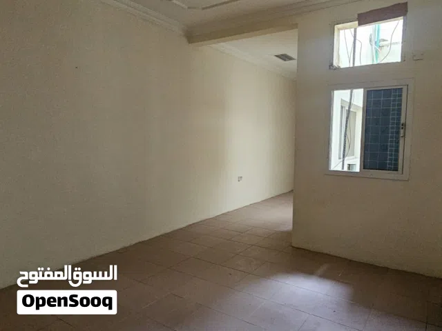 للايجار شقه في المحرق بالقرب مدرسة الهدايه غير شامل