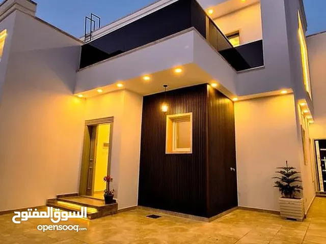 230 m2 More than 6 bedrooms Townhouse for Sale in Tripoli Ain Zara