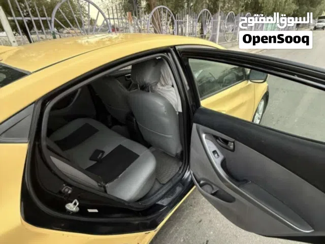 2012 Hyundai Elantra Standard