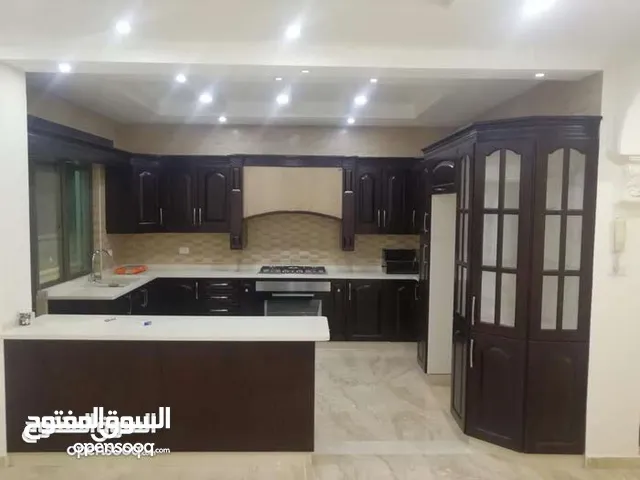 200 m2 4 Bedrooms Apartments for Rent in Amman Al Kursi