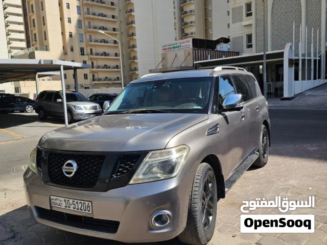 نيسان باترول 2010 فئة LE بحالة ممتازة اعلى مواصفات بالكويت رادار كاميرات بالمرايا مانع تصادم