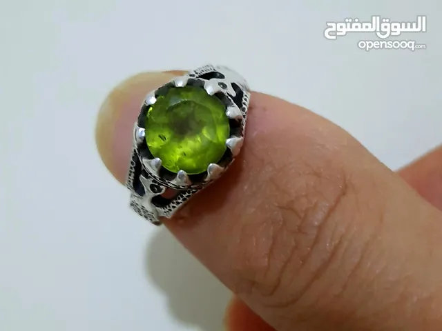 خاتم فضة عتيق نادر بحجر زبرجد طبيعي - تحفة فنية فاخرة