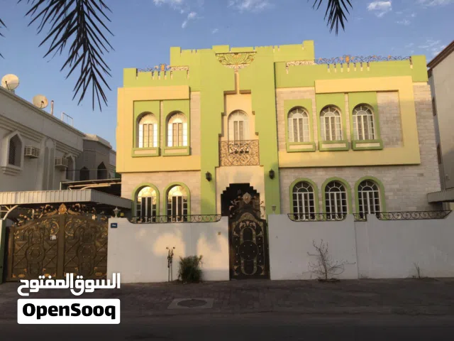 300 m2 5 Bedrooms Villa for Rent in Muscat Ghubrah