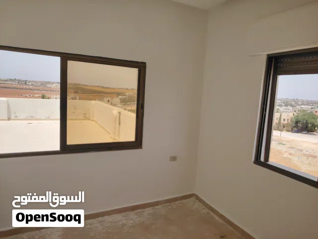 شقه للايجار خلف مخابز الفاروق للعرسان او عائله صغيره فقط ( يطبق التاجير الامن )