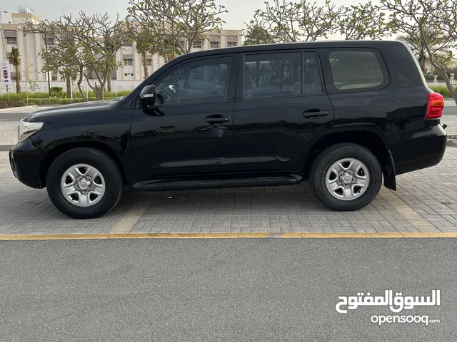 Toyota Land Cruiser GR in Southern Governorate