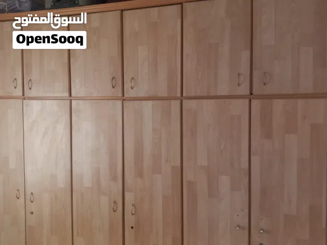 خزانة ملابس طابقين بحاله جيدة