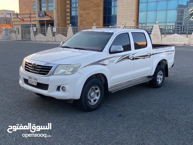 Toyota Hilux DLX in Al Ahmadi