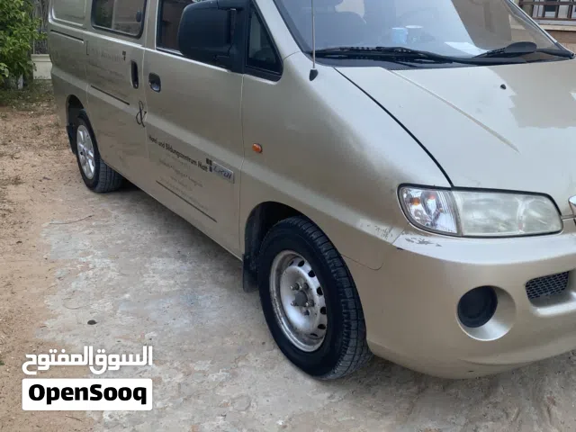2006 هيونداي H1 Standard