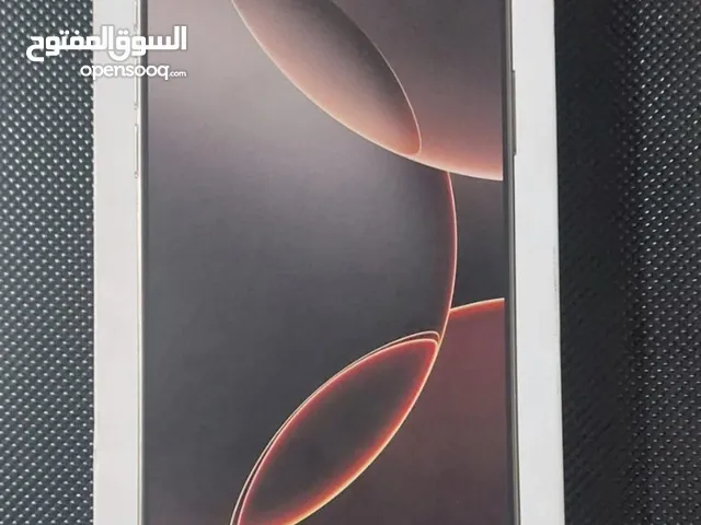 I phone 16 pro max 256 GB.