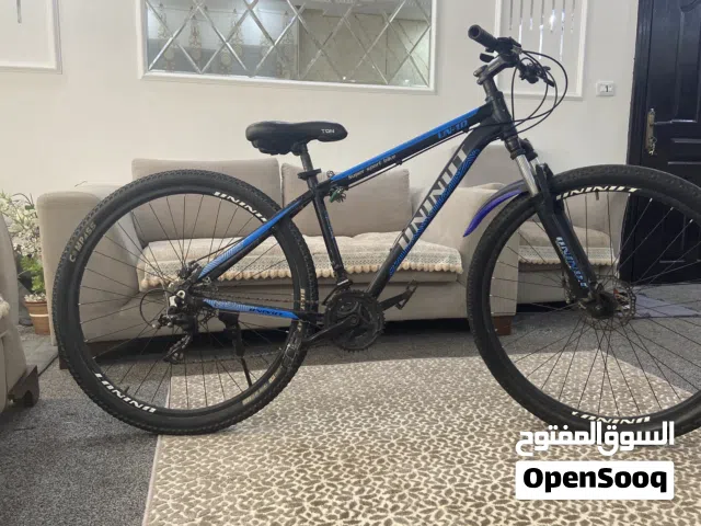 بسكليت ألمنيوم بالكامل ،هيدروليك (ألماني)،جنطة قياس (29)،بحالة ممتازة، نظام تعشيق ،النوع (جبلي)