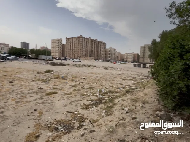 ارض استثماري للايجار مساحة 1800 م تصلح لجميع انشطة المطاعم و الكافيهات stand alone ع الشريط الساحلي
