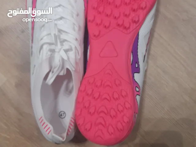 جوتي كرة جديد