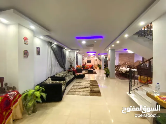 دوبلكس للبيع في موقع هادئ