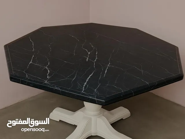 سفرة بدون كراسي مستعملة استعمال خفيف جدا والسعر قابل للتفاوض للجادين فقط