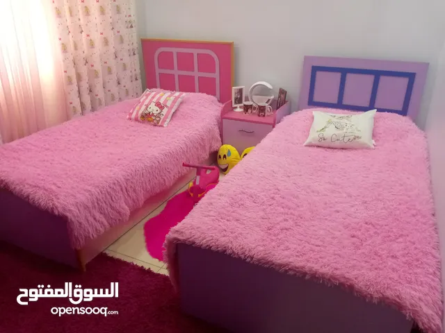 غرفة نوم اطفال مع السجادة