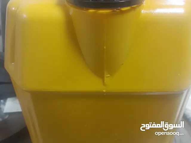 للمعنيين يتوفر  لدينا 8 تنكات من زيت عارورة  السعر 500 السعر قابل للنقاش