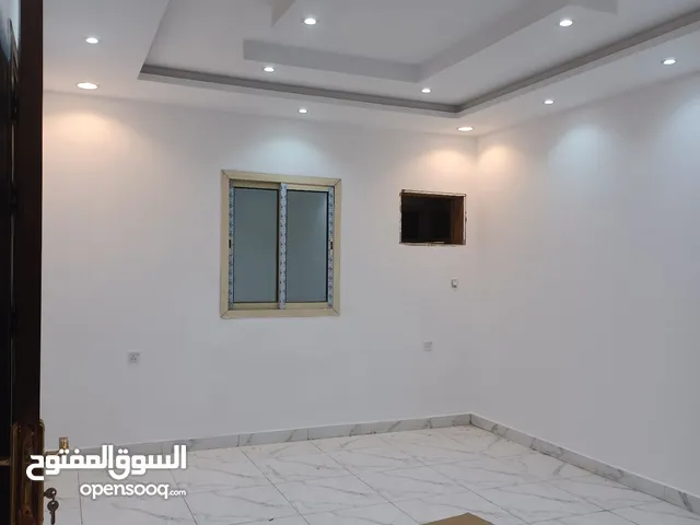 200 m2 5 Bedrooms Apartments for Rent in Jeddah Hai Al-Tayseer